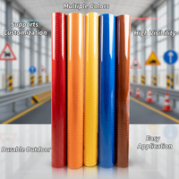 Feuille rétroréfléchissante microprismatique PMMA ASTM D4956 sans égal, en vinyle adhésif alvéolé en rouleau pour les panneaux de signalisation routière