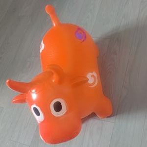 Jouet gonflable en PVC en forme de <span class=keywords><strong>vache</strong></span>, matériau durable pour les sports de plein air et les activités de saut pour enfants - Product Image 4