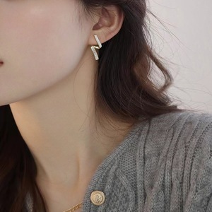 <strong>Lightening</strong> <strong>Earring</strong> Elegant and Versatile High-End Niche Design with Mosquito Coil Disc Trendy Fashion Stud <strong>Earrings</strong> - Product Image 4