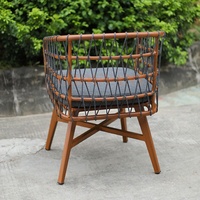 Table et chaises de jardin modernes et confortables pour hôtel, villa, terrasse, avec structure en aluminium et tressage en corde