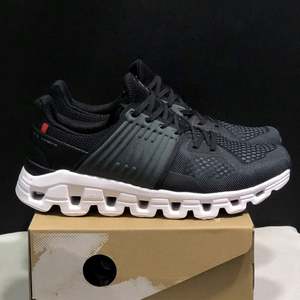 Chaussures de sport pour hommes style marche 2025 – Prix usine – Respirantes, basses, tendance, souples, pour course longue distance, avec empeigne en PVC et maille - Product Image 3