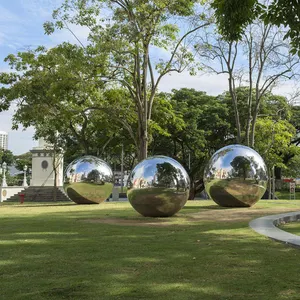 Dekorasi taman luar ruangan Modern, patung bola Logam poles cermin rongga besar Stainless Steel