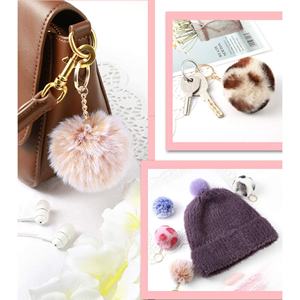 พวงกุญแจขนปุยหลากสีรูปหัวใจแบบกำหนดเอง - Product Image 4