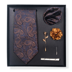 Set Regalo <span class=keywords><strong>da</strong></span> 6 Pezzi di Cravatta <span class=keywords><strong>da</strong></span> <span class=keywords><strong>Uomo</strong></span> Elegante a Righe Jacquard in Poliestere con Colletto Cashew, Foulard Quadrato e Fermacravatta - Product Image 5