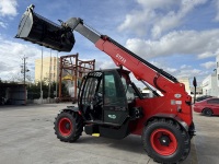 3.5T Forklift teleskopik Cummins mesin Diesel 4WD efisiensi tinggi CE bersertifikat pengambil ember putar untuk aplikasi serbaguna