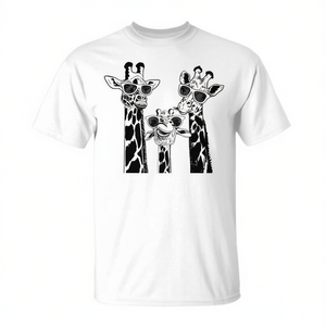 T-shirt coordinata per la famiglia con giraffe e occhiali da sole, per vacanze e safari - Product Image 2