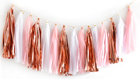 Mariée à décorer avec des ballons roses et dorés pour les centres de table de mariage boule de fleurs enterrement de vie de garçon