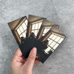 Etiquetas Colgantes de PVC Impresas a Color Personalizadas - Etiquetas de Ropa Transparentes Esmeriladas de Doble Capa con Cordón - Product Image 6