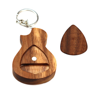 Vente en gros OEM étui à médiators en bois massif personnalisé avec logo personnalisé-Porte-clés inclus Nouveau style de pièces d'instruments à cordes - Product Image 2