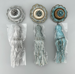 Vente en gros d'accessoires pour rideaux en polyester bon marché pompon décoratif en textile ménager avec épingle de sûreté - Product Image 2