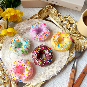 Bougie parfumée au donut, décoration de mariage, cadeaux de fête, accessoire photo, cire de soja, <span class=keywords><strong>huile</strong></span> essentielle, style nordique, Saint-Valentin, vacances - Product Image 1