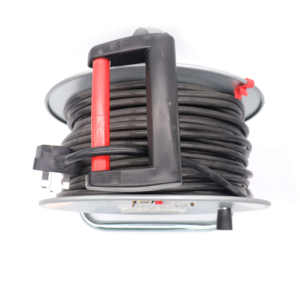 بكرة كابلات متعددة الاستخدامات بثلاثة مخارج (بريطاني، أوروبي، أمريكي) بطول 25م و50م و100م، مقاومة للماء للاستخدام الخارجي - Product Image 5