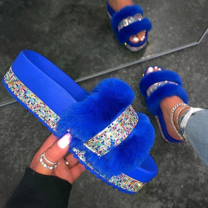Las sandalias-peluche que todas las celebrities de Hollywood llevan, y que  tú también vas a querer | Telva.com