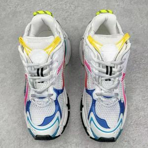 รองเท้าวิ่งผู้ชายรุ่นหรูหรา ปี 2026 รุ่น Track 3.0 ไฟ LED ส่องสว่าง น้ำหนักเบา ระบายอากาศได้ดี รองเท้ากีฬา รองเท้าเดินกลางคืนแบบเรืองแสง - Product Image 1