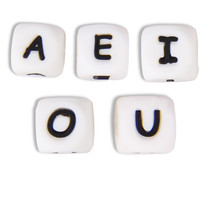 Perle de lettre blanche de 12mm de haute qualité, Alphabet anglais, perles à mâcher en Silicone, jouets de dentition pour bébé, pendentif bricolage