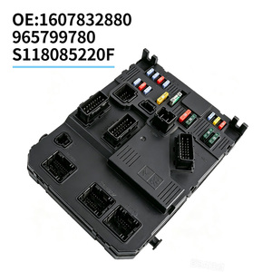 1607832880 965799780 S118085220F Peugeot 206 Mk2 <span class=keywords><strong>207</strong></span> Citroën C2 1998-2000 Boîtier de commande de la boîte à fusibles - Product Image 2