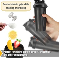 Gobelets shaker réutilisables en plastique de 600 ml (20 oz) avec fouet en fil d'acier inoxydable pour les shakes protéinés et les pré-entraînements