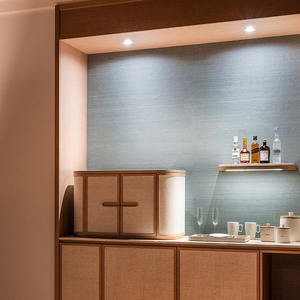 Organizador de Armario Moderno para Hotel Boutique, Estantes Integrados, Barra para Colgar, Diseño Funcional, Almacenamiento de Ropa - Product Image 2