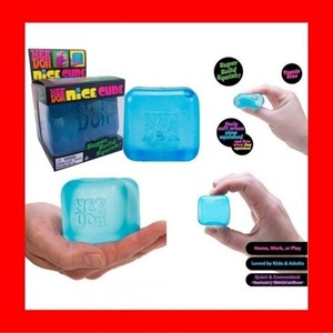 Cubo Antistress Squeezable a Forma di Cubetto di Ghiaccio in Maltosio, Grande Giocattolo Sensoriale in Plastica TPR per Alleviare lo Stress, Popolare <span class=keywords><strong>Online</strong></span> per Giovani 15-35 Anni - Product Image 2