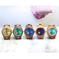 Montre en bois artisanale avec cadran semi-squelette, options de couleurs multiples, boîtier en bois naturel, bracelet décoratif incrusté, cadran serti de cristaux