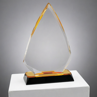 Neue Großhandels-Trophäen nach Maß: Transparente Pfeil-Diamant-Acryl-Auszeichnungen in Gold, Blau und Silber