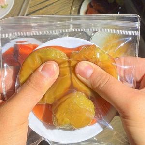 Juguete de descompresión TPR: Nuevo y adorable modelo de plato de comida china simulada, mini adorno de comida simulada. - Product Image 4