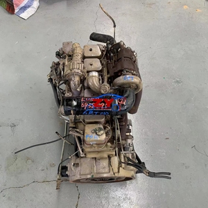 Moteur diesel Cum Mins 6BT d'occasion avec petite pompe, 6 cylindres, 5,9 L, adapté aux camions lourds et aux véhicules de transport. - Product Image 6