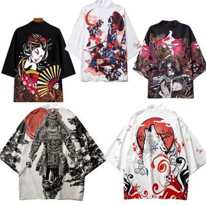 Kimono Japonés Personalizado con Diseño de Gato de la Suerte y Fantasma, Haori Japonés, Kimono de Anime, Capa - Product Image 1