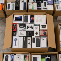Boîte mystère de surplus électroniques en gros : Téléphones portables, tablettes, enceintes, accessoires, palettes de retours, offres fournisseur export