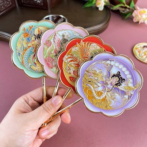 กระจกมือถือทรงกลมขนาดกะทัดรัดจากผู้ผลิต สไตล์โบราณหมิงชิง ลายแพนด้า ของที่ระลึกเชิงวัฒนธรรมสร้างสรรค์ อี้หวู่ - Product Image 1