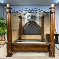 Ensemble de meubles de chambre d'hôtel de luxe de style américain traditionnel, structure en bois massif, lit à baldaquin sculpté à la main, lit royal king size