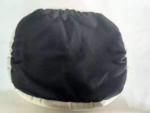 เตียงสัตว์เลี้ยงนุ่มสบายสำหรับแมวและสุนัข ทำจากเมมโมรี่โฟมสีเหลืองอ่อน หุ้มด้วยผ้ากำมะหยี่และขนสัตว์ - Product Image 4