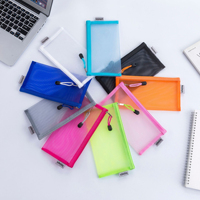 Logo personnalisé pour la boutique de fournitures de bureau : Étui à stylos transparent A6 avec fermeture éclair en nylon et sac de rangement en tissu maillé