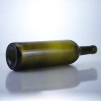 Bouteilles en verre de silex vert antique 700ml 750ml 1000ml pour le vin rouge de Bordeaux Fabricant chinois avec bouchon à fond surélevé en vente