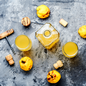 Licor de Manzana Hecho en Italia 40% Alcohol 700 ML Añejado en Botella Licor Dulce de FALED, Bebida Italiana Tipica 'sburlon' - Product Image 4