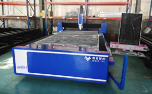 1500W 2000W 3KW 4Kw raytools đầu <span class=keywords><strong>laser</strong></span> Lazer cắt sợi 4 trục <span class=keywords><strong>CNC</strong></span> <span class=keywords><strong>Laser</strong></span> 3000*1500mm 3015f cho SS CS - Product Image 4