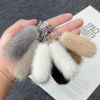 Porte-clés en fourrure de vison naturelle véritable de 8 cm, pendentif de sac pour femme, mini-porte-clés en queue de vison moelleuse et pelucheuse, mignon porte-clés DIY à suspendre
