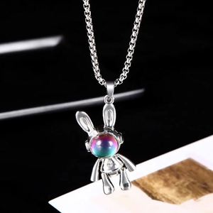 Collier pendentif robot lapin en acier inoxydable pour hommes et femmes, collier hip-hop design astronaute pour couple - Product Image 3
