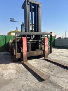 Chariot élévateur à fourche d'occasion HYSTER H32.00F-CM de 32 tonnes, moteur Cummins, fabrication américaine, robuste, pour la manutention de matériaux. - Product Image 4