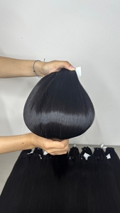 ต่อผมแท้คุณภาพสูงแบบใหม่ยอดนิยม Genius Weft แบบลอน  จัดเรียงเกล็ดผมอย่างดี  บางเฉียบ มองไม่เห็นรอยต่อ Genius Weft - Product Image 2