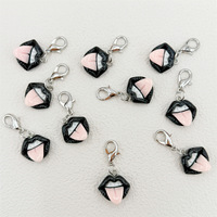 Pendentif en résine bouche noire d'Halloween, accessoire avec fermoir mousqueton, breloque de sac, décoration de valise, cadeau