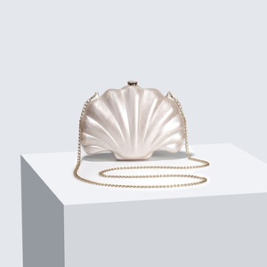 Women's European American Retro Shoulder Crossbody <strong>Clutch</strong> <strong>Bag</strong> with Shell Acrylic and Cotton Lining <strong>for</strong> <strong>Wedding</strong> Dinner - Product Image 4