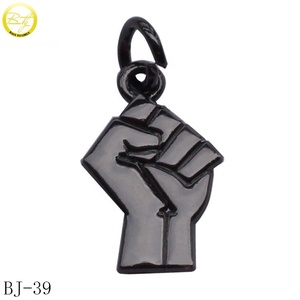 Phụ Kiện Quyến Rũ Biểu Tượng Tráng Men Hợp Kim Kẽm Bangle Mặt Dây Chuyền 3d Nhỏ Khắc Thẻ Trang Sức Với Nhẫn - Product Image 5