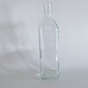 Botellas de vidrio absoluto de <span class=keywords><strong>vodka</strong></span> de 750ml con tapa de plástico - Product Image 3