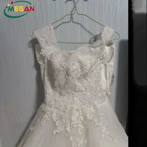 Megan Super VIP Stock Second Hand Kleidung Gute Qualität Ballen Weiß Gebrauchte Kleider für die Hochzeit