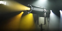 IP65 Automatische Blendenschneidung DMX512 Zoom RGBAL 5-in-1 Wasserdichte 300W LED Profilscheinwerfer für Studio, TV, Kirche, Liveshow, Film