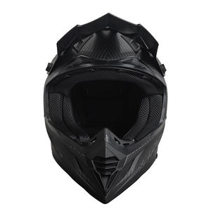 Casco da <span class=keywords><strong>moto</strong></span> personalizzato alla moda casco da cross in fibra di <span class=keywords><strong>carbonio</strong></span> nero per gli uomini - Product Image 4