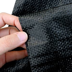 공장 가격 농업 PE 짠 잡초 제어 매트 잡초 장벽 조경 패브릭 야외 필드 사용 - Product Image 2