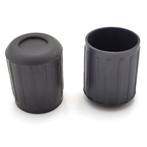 Protège-pieds ronds en plastique noir Shih Hung Plastics série PE pour tabourets et chaises - Product Image 1