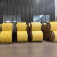 Papier enduit de résine jaune alliant propriétés absorbantes et antistatiques pour les soins des animaux